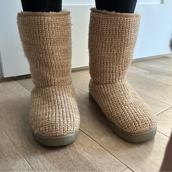 Airwalk Sweater Boots - Picture 3 of 14